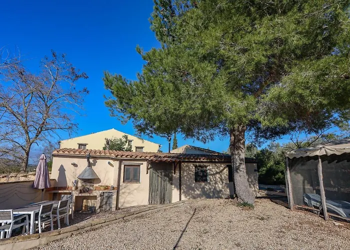 Wonderful Comfortable Finca In The Burga Valley